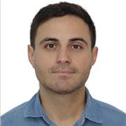 Spécialisé dans le développement d'une conversation fluide et agréable.