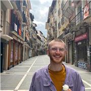 Native English Speaker with experience looking to offer flexible English as a Foreign Language lessons to help learners of any age