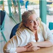 Licenciada y profesora en literatura y letras (spagnolo)