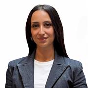 Studentessa universitaria offre supporto nei compiti e nello studio per Elementari, Medie e Superiori