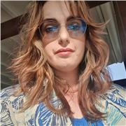 Laureata in scienze biologiche impartisce lezioni di scienze naturali chimica e biochimica