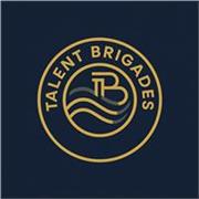 En mis clases trabajamos con casos prácticos como leer noticias, analizar videos, o conversaciones cotidianas.