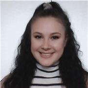 English tutor who teaches people of all ages!!