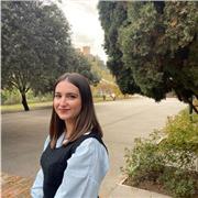 Graduada en pedagogía y máster en psicopedagogía, con experiencia en clases particulares a primaria por cuenta ajena.