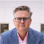 Native English speaker with 20 years experience covering communications, storytelling, and personal branding - online or 1:1