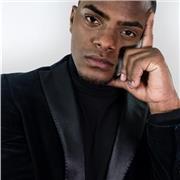 Profesor de teatro y artes escénicas, con experiencia en todo el ámbito actoral y teatral, como la voz y el cuerpo