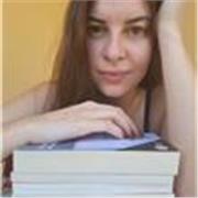 Profesora titulada en idioma y literatura italianos, madrelingua italiana 