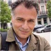 Soy abogado especializado en negociación y resolución de conflictos, con experiencia como mediador y coach. 