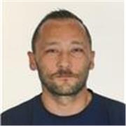 Posso aiutarti con l'Italiano.
Ti posso capire se la tua madrelingua è l'Inglese o lo Spagnolo