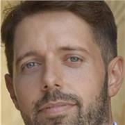 Avvocato e professore di diritto A046. Specializzato in diritto civile. Insegno anche diritto costituzionale, pubblico e penale