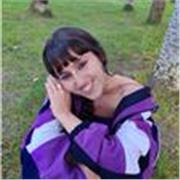 Profesora de matemáticas, física y química, graduada en física