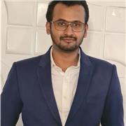 Law tutor providing business law lessons