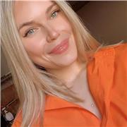 Profesora de secundaria con alto nivel de inglés