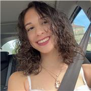 Élève de terminale en spécialité mathématiques, j’apprécierai donner des cours aux élèves de tout niveau étant passionnée