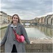 Maestra de apoyo y refuerzo, con inglés, tengo experiencia en Irlanda. Me centro en enseñanza especializada y lúdica