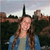 Alumna de la Universidad de Granada con un nivel de inglés avanzado (FCE). Interesada sobre todo en niños de primaria aunque puedo adaptarme