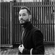 Graduado en Filología hispánica. Máster del Profesorado. Soy escritor, y enseñar es mi vocación