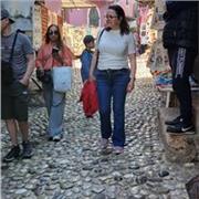 I am passionate in teaching young generations. Chemistry is inovative field so getting attention is never a problem.