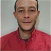 Soy Edison, tengo 30 años.
Doy clases de lectura y escritura a los niños de mi comunidad.
