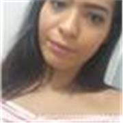 Profesora de ciencias sociales, políticas y económicas imparte clases para niños y jóvenes