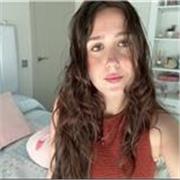 Soy una estudiante que tiene un nivel B2 de inglés y que está dispuesta a ayudar a quienes lo necesiten.