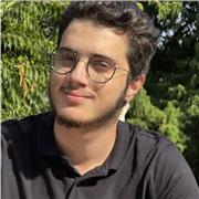 Professeur particulier donne des cours d’informatique et de technologie