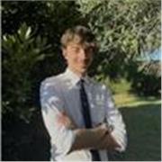 Soy Francisco Javier Osuna Molina, historiador,creador de contenido y profesor de Secundaria y Bachillerato y escritor de ensayo