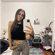 Profesora  soy joven y sigo estudiando, me gustaría dar clase a niños de primaria e infantil, tengo muchas ganas de enseñaros!!