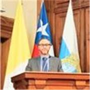 Abogado Pontificia Universidad Católica de Chile, discípulo del afamado profesor de Derecho Civil don Víctor Vial (considerado el paradigma del Acto Jurídico), graduado con distinción (2007)