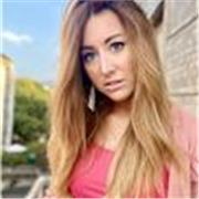 Cantante e cantautrice professionista impartisco lezioni private di canto leggero. Lezioni personalizzate a seconda della fascia d’età, dai più piccolini ai ragazzi agli adulti che vogliono mettersi in gioco e tornare in pista. Se siete innamorati della m