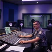 Soy Jhon Fredy: Musicomunicador y Gestor Creativo. Te enseño a vivir del arte con técnica, ética y estrategia