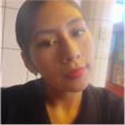 Profesora de Matemáticas da clases a alumnos de todas las edades