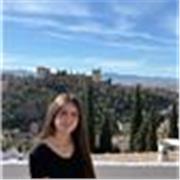 Profesora titulada del PET, con sobresalientes en inglés aunque puedo dar más materias 