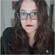 Soy una chica muy tenaz y sería con su trabajo  