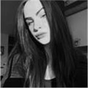studentessa al quarto anno di liceo artistico