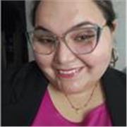 Licenciada en Historia con mención en estudios culturales