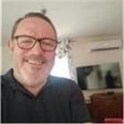 Les gendarmes sont les plus grands écrivains de France, dit-on. Je suis ancien gendarme. J'aime écrire.