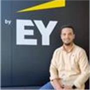 Profesional del sector privado con más de 6 años de experiencia 