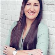 Hola, me llamo Mahsa y soy alemana nativa. Doy clases de alemán de todos niveles (clases de conversación). Soy bióloga (doctorado) y trabajo en el homeoffice, así tengo horarios flexibles. 
Ich freue mich über eure Nachrichten 😀! Liebe Grüße, Mahsa