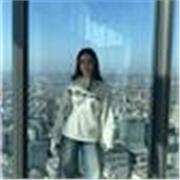 Tutora particular de niños de primaria. Estoy actualmente en la universidad pero en el colegio siempre he destacado en mates.