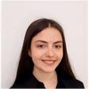 Profesora de español para extranjeros de todas las edades y niveles. Soy una persona alegre, empática y con mucha paciencia