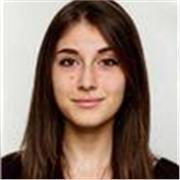 Studentessa universitaria impartisce ripetizioni di inglese