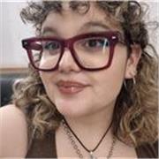 Soy una persona muy empática y amable a la cual le encanta enseñar o ayudar a la gente que pueda.