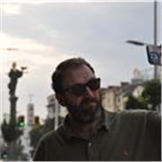 Licenciado en Historia y Máster en Formación del Profesorado en Geografía e Historia.