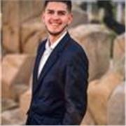 Profesor de castellano, polivalente y con amor por la enseñanza.