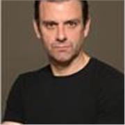 Experiencia en teatro, cine y TV en España y USA. Profesor de primaria, pero capacidad para todas las edades.