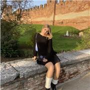 Studentessa ITIS turistico con capacità inglesi