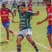 Experto en fútbol, manejo muy bien las materias como matemáticas, baile y arte y me fascina enseñar