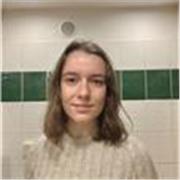 Ingénieur diplômée en génie biologique, après 2 ans de classe préparatoire en biologie BCPST.