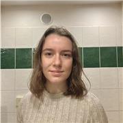 Ingénieur diplômée en génie biologique, après 2 ans de classe préparatoire en biologie BCPST.